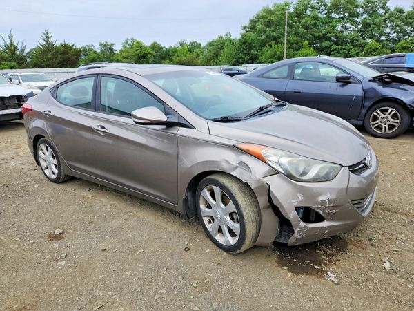 2013 HYUNDAI ELANTRA