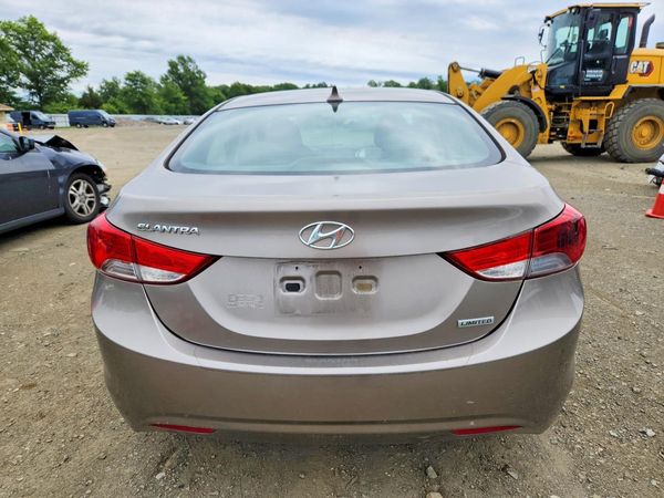 2013 HYUNDAI ELANTRA