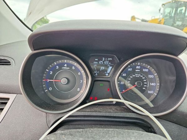2013 HYUNDAI ELANTRA