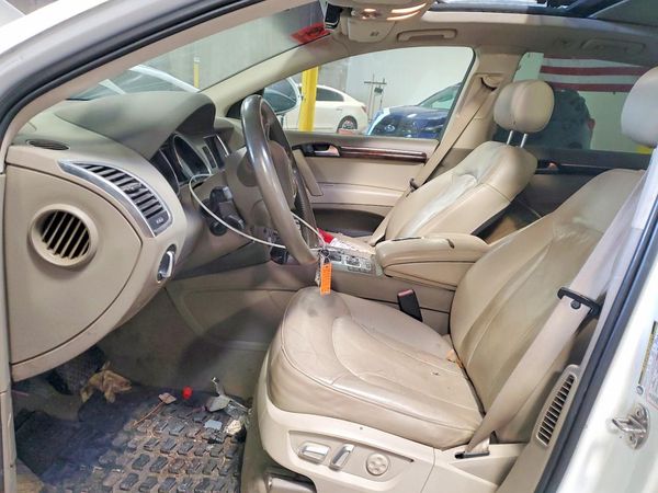2012 AUDI Q7 Premium Plus