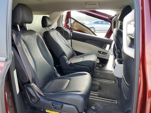 2024 KIA CARNIVAL LX, LX Seat Package