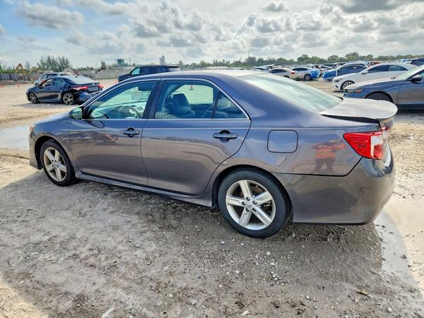 2014 TOYOTA CAMRY