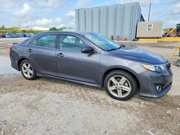 2014 TOYOTA CAMRY
