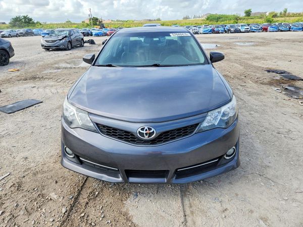 2014 TOYOTA CAMRY