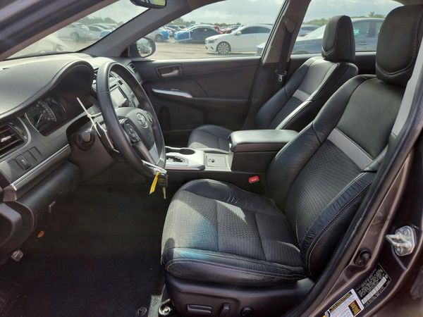 2014 TOYOTA CAMRY
