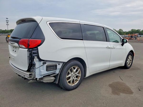 2020 CHRYSLER VOYAGER