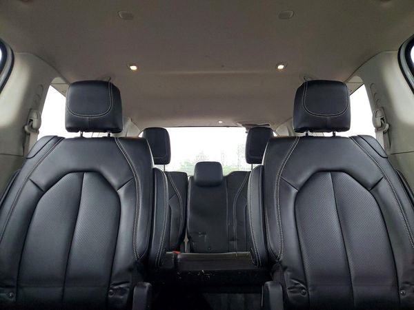 2020 CHRYSLER VOYAGER