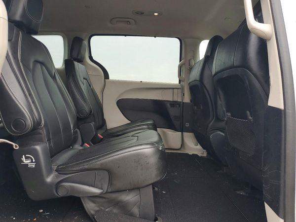 2020 CHRYSLER VOYAGER