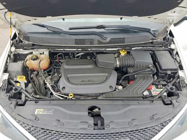 2020 CHRYSLER VOYAGER