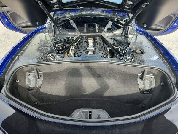 2025 CHEVROLET CORVETTE Z06 Preferred 2LZ — Engine bay