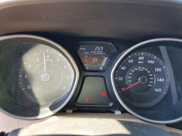 2013 HYUNDAI ELANTRA