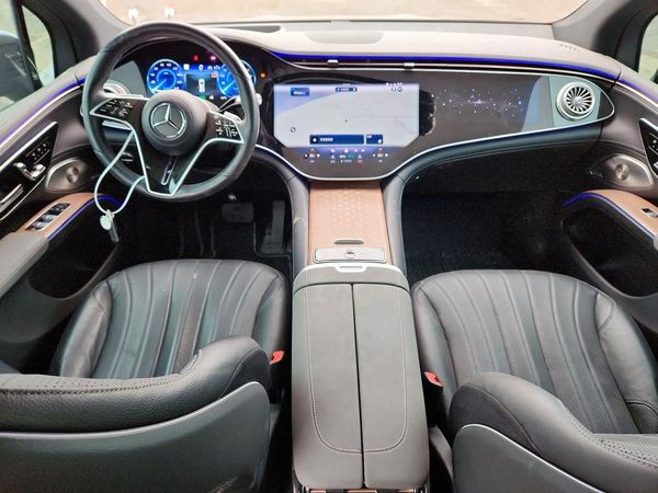 2023 MERCEDES-BENZ EQS SUV