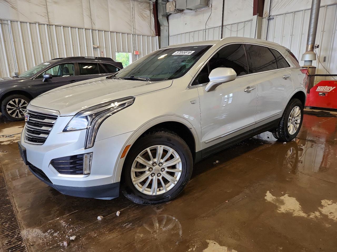 2017 CADILLAC XT5
