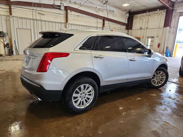 2017 CADILLAC XT5