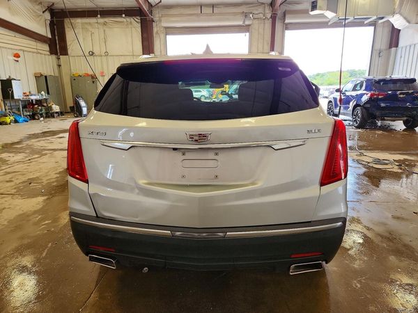 2017 CADILLAC XT5