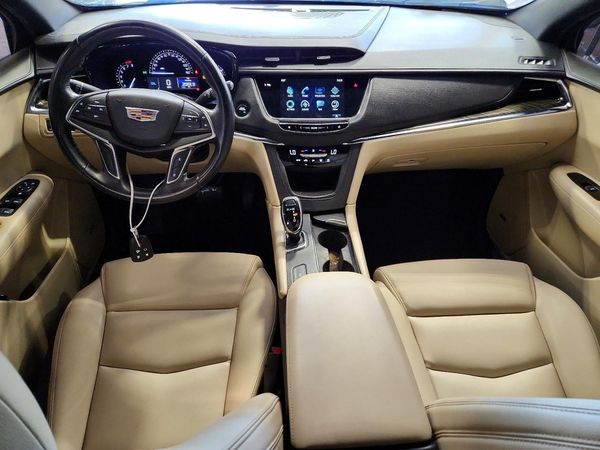 2017 CADILLAC XT5