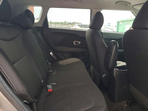 2015 KIA SOUL GL(Middle-low grade)