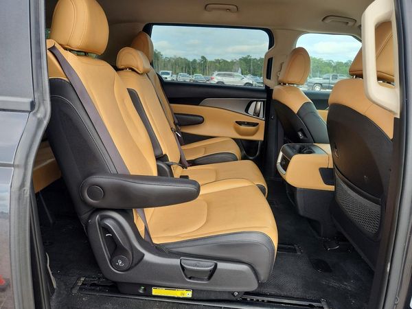 2024 KIA CARNIVAL