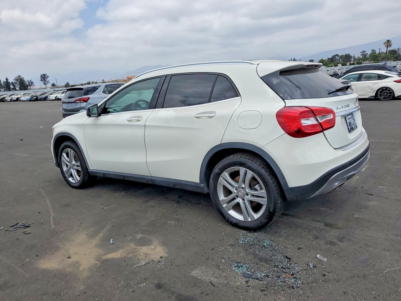 2016 MERCEDES-BENZ GLA GLA250-4M