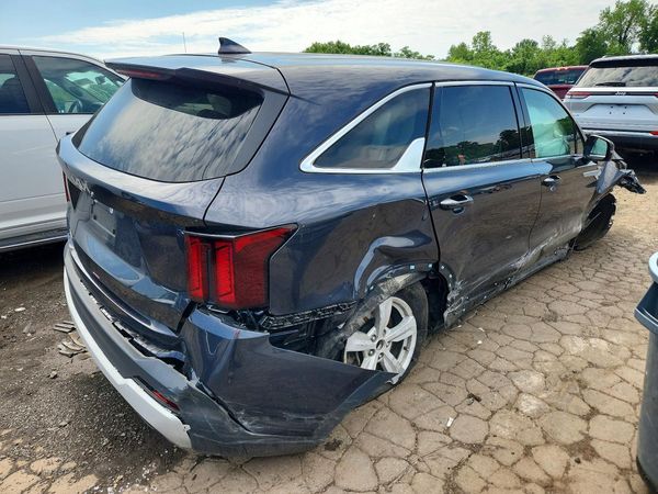 2025 KIA SORENTO