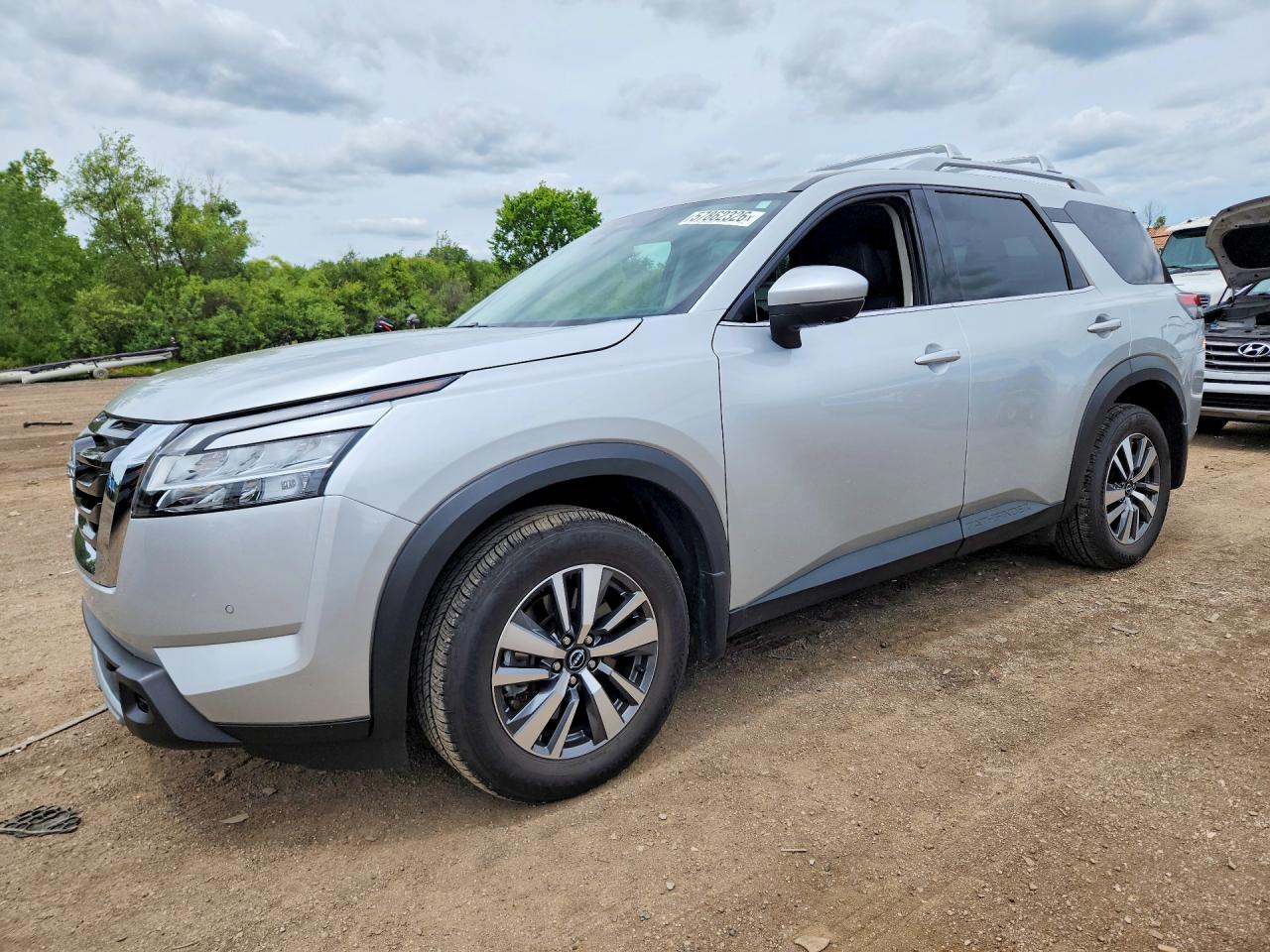 2024 NISSAN PATHFINDER SL