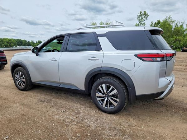2024 NISSAN PATHFINDER SL
