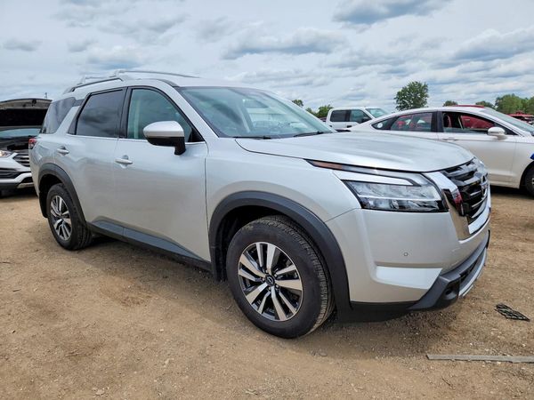 2024 NISSAN PATHFINDER SL