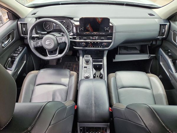 2024 NISSAN PATHFINDER SL