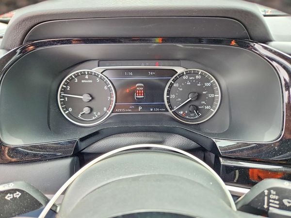 2024 NISSAN PATHFINDER SL