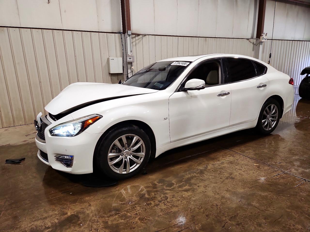 2015 INFINITI Q70