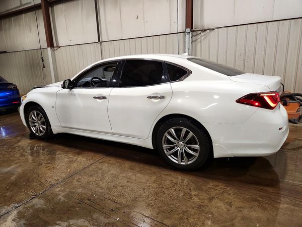 2015 INFINITI Q70