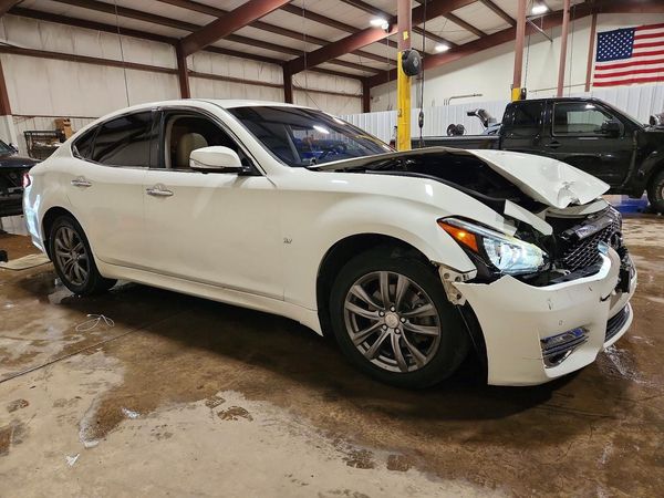 2015 INFINITI Q70