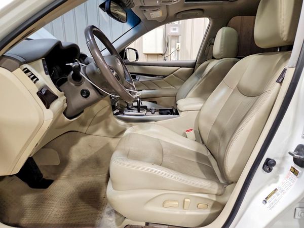 2015 INFINITI Q70