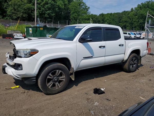 2017 TOYOTA TACOMA
