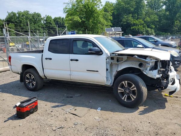 2017 TOYOTA TACOMA