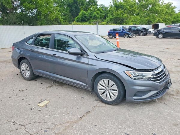 2019 VOLKSWAGEN JETTA S, SE, R-Line — Passenger 3/4