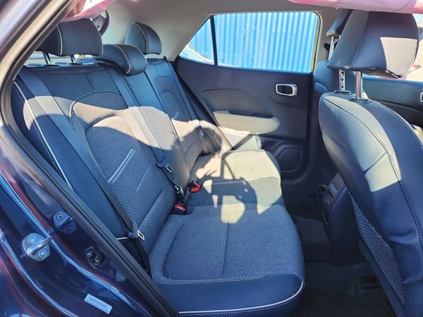 2026 HYUNDAI VENUE SEL, SEL w/ 2-Tone Roof