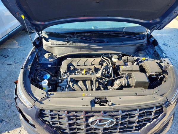 2026 HYUNDAI VENUE SEL, SEL w/ 2-Tone Roof