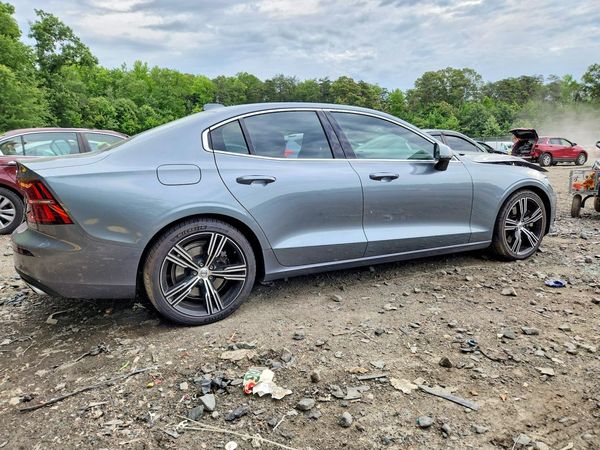 2020 VOLVO S60