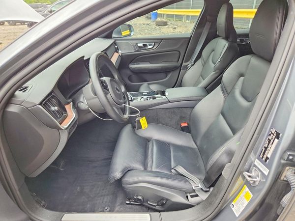 2020 VOLVO S60