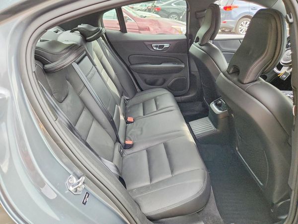 2020 VOLVO S60