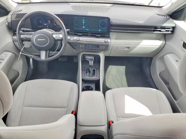 2024 HYUNDAI KONA SE