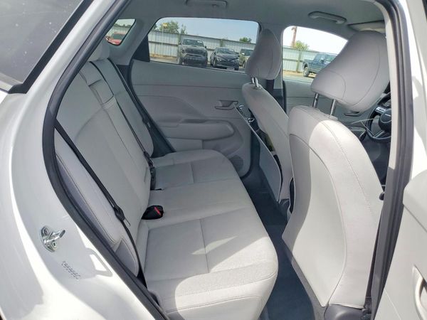 2024 HYUNDAI KONA SE