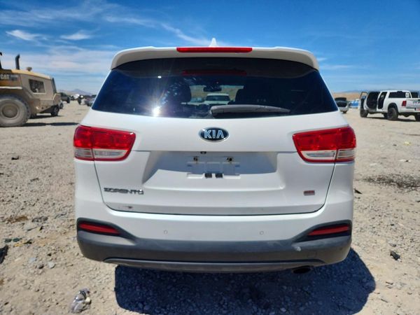2016 KIA SORENTO L / LX