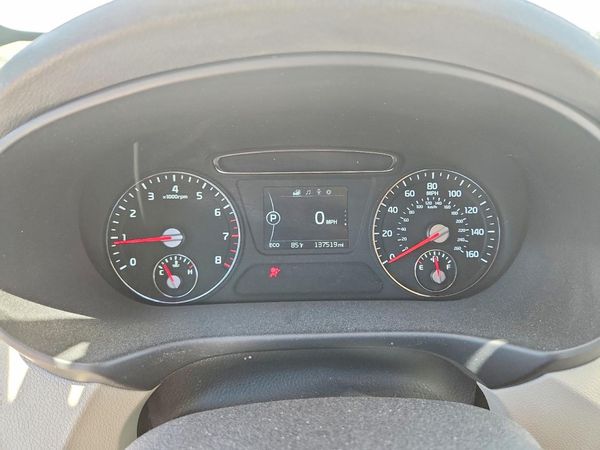 2016 KIA SORENTO L / LX