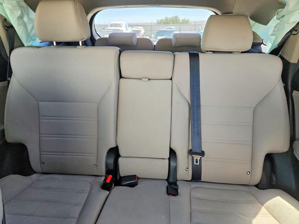2016 KIA SORENTO L / LX
