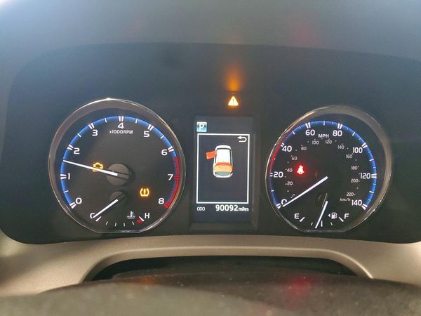 2016 TOYOTA RAV4 XLE (M Grade)