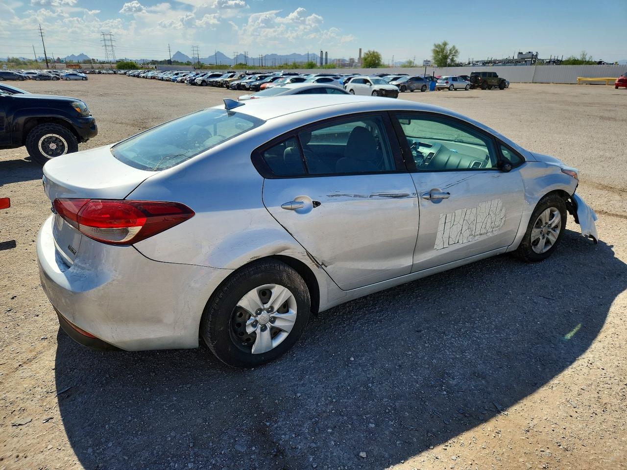 2017 KIA FORTE LX Base