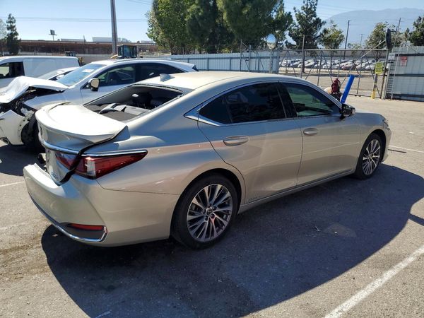 2020 LEXUS ES