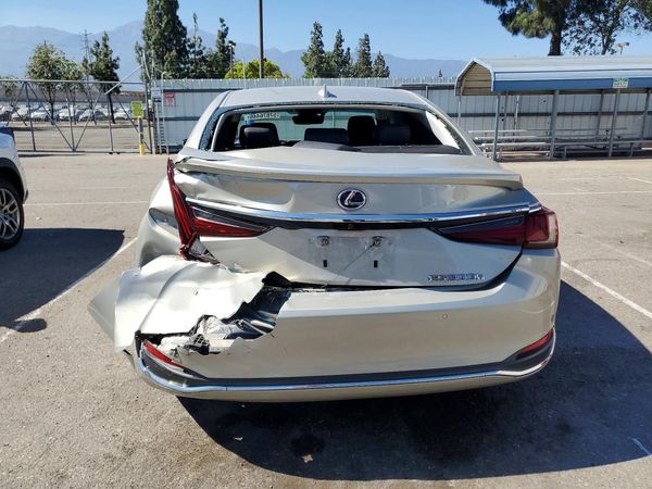 2020 LEXUS ES